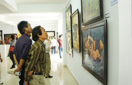 Exposition des beaux-arts de la région méridionale du Centre et du Tây Nguyên
