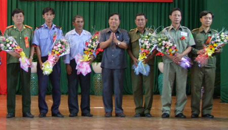 Phú Yên Biểu dương các tập thể, cá nhân thực hiện tốt 6 điều Bác Hồ dạy Công an nhân dân
