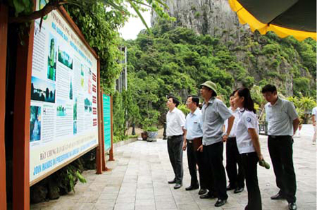 广宁省政府与下龙湾管委会举行工作会议