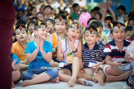 Trung thu “Bay đến cung trăng”