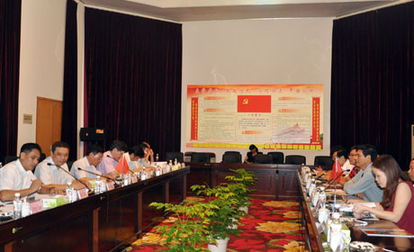 广宁报工作代表团出访中国