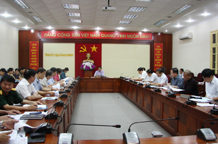 Quang Ninh leaders discuss important issues