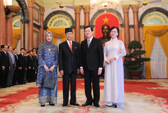 Quốc vương Malaysia và Hoàng hậu thăm cấp nhà nước tới Việt Nam
