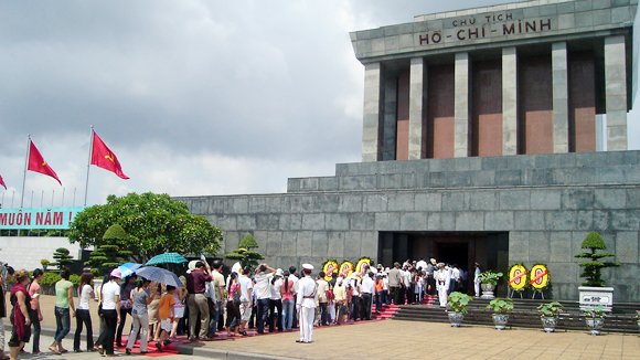 Over 51,800 visit President Ho Chi Minh’s mausoleum