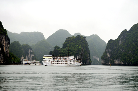 Photographer Do Kha sets Ha Long bay photography record
