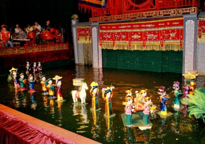 Thang Long water puppetry theatre in Hanoi sets Asian record