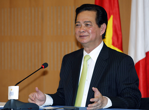 Le discours du PM Nguyên Tân Dung a impressionné les érudits français