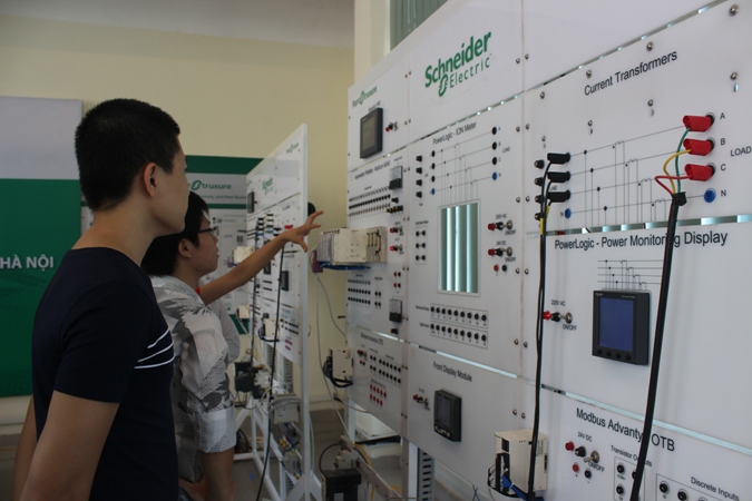 Đại học Bách khoa Hà Nội tiếp cận thực hành giải pháp quản lý năng lượng