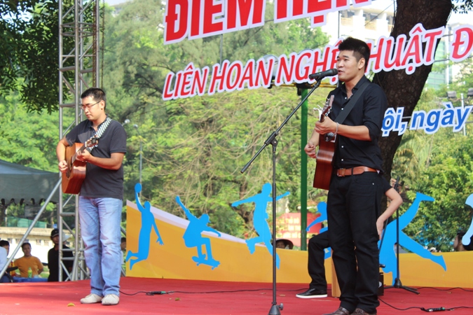 Rộn ràng Liên hoan Nghệ thuật đường phố lần thứ nhất