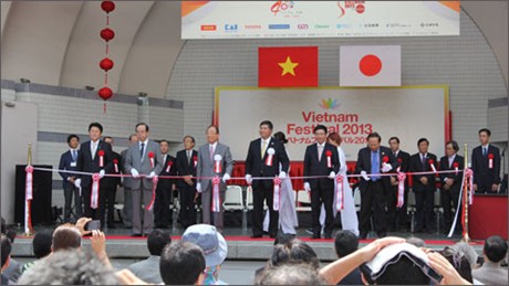 Ouverture de la Fête du Vietnam 2013 à Tokyo