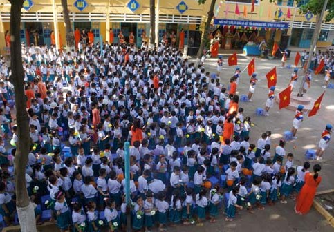 Có ngăn chặn được tình trạng lạm thu đầu năm học