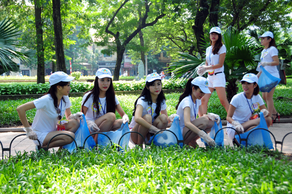 Thí sinh Nữ hoàng trang sức 2013 tham gia hoạt động “Xanh”