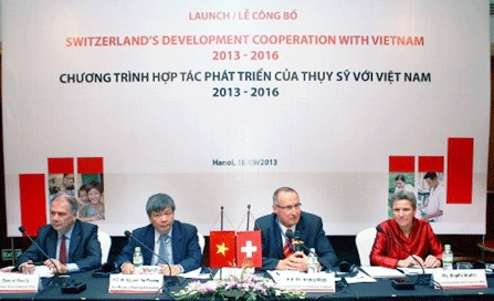 Switzerland substantially increases development cooperation aid for Vietnam 2013-2016