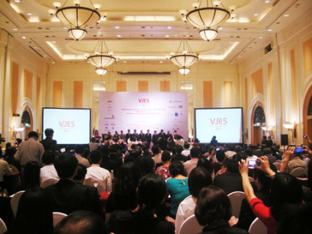 Vietnam – Japan Economic Summit 2013 opens in Hanoi