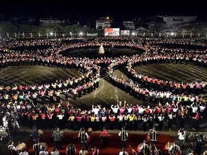 Mass Xoe dance performance celebrates Yen Bai culture
