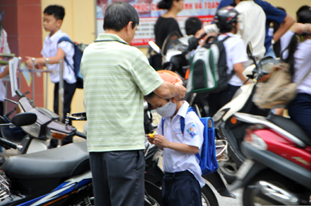 Đà Nẵng khởi động giai đoạn 3 chiến dịch “Trẻ em cũng phải đội mũ bảo hiểm”