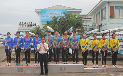 广宁赛艇队在2013年全国皮划艇锦标赛中勇夺两金