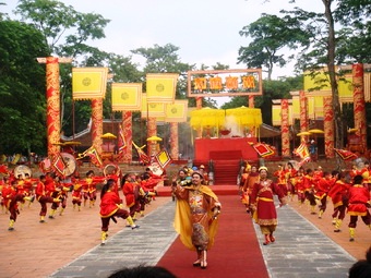 Nombreuses activités spéciales à la fête de Lam Kinh 2013