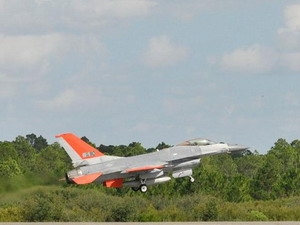 US successfully flies pilot-less F-16 fighter jet