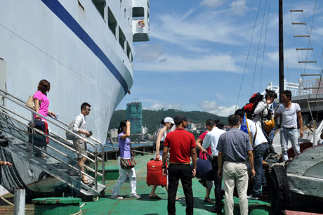 Quang Ninh to open additional tours for foreign cruise tourists