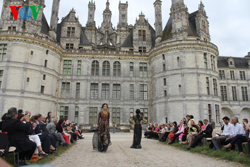 Vietnamese Ao Dai shown at ancient Chambord Castle