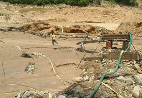 Tuyên Quang Tái diễn nạn khai thác vàng trái phép trên sông Gâm