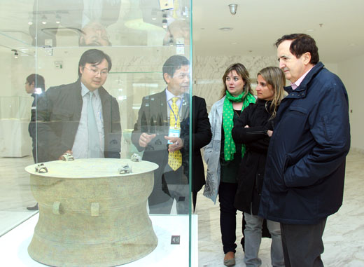 Spanish Senate delegation visits Quang Ninh library - museum