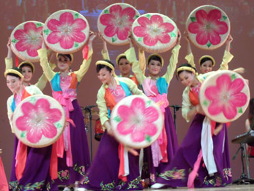Many entertainment places in Hanoi during Tet 2014