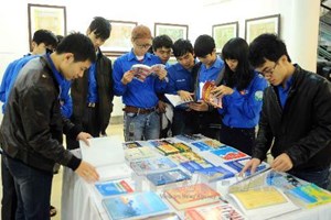 Exhibition on Hoang Sa and Truong Sa opens in Central Highlands province of Dak Lak