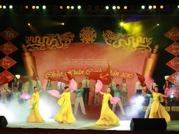 90 performances in Hanoi welcome Tet