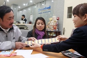Gold price falls by 12 million VND tael in 2013