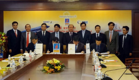 Vietnam Airlines signs aviation insurance with PVI and partners