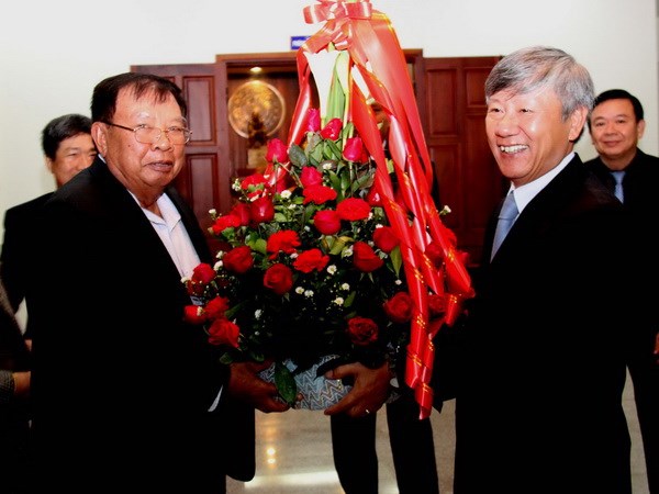 Đại sứ quán Việt Nam tại Lào tổ chức chiêu đãi nhân dịp Xuân Giáp Ngọ 2014