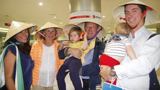 Country busy with foreign New Year’s callers