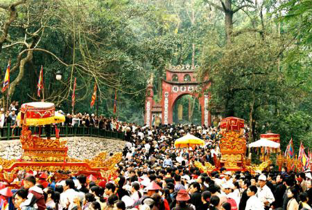 Du xuân đầu năm trên vùng đất Tổ - Vua Hùng