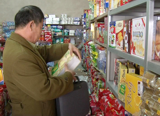 Ba Che inspects market stabilization for Tet holiday 2014