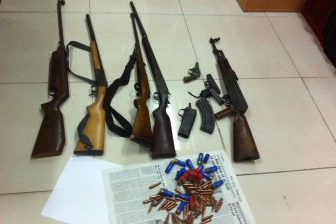 广宁查破大型毒品贩卖团伙 没收20块海洛因和诸多枪弹