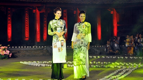 Night gloriying the beauty of Vietnamese ao dai and women