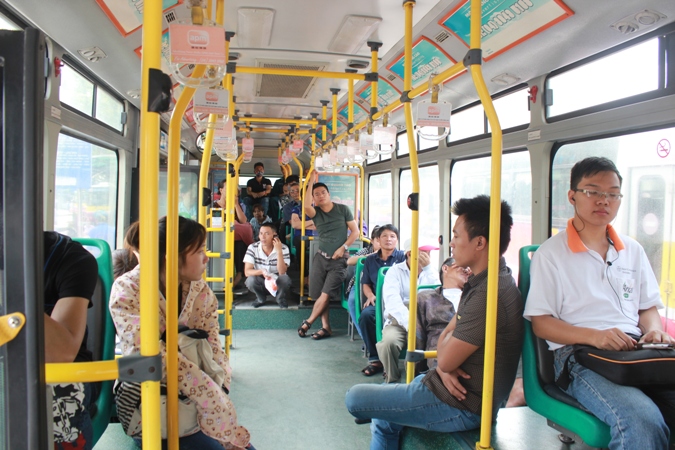 Thí điểm vé xe buýt điện tử Bước đầu gặp khó