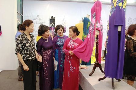 Colloque L’âme vietnamienne dans l’ao dai contemporain