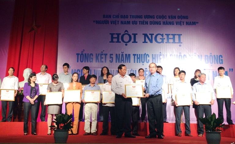 Vietnamese goods hold sway in domestic market