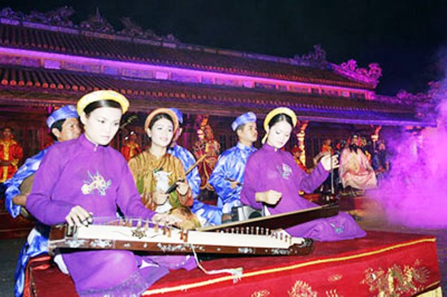 Đón 82 626 lượt khách trong Tháng vàng du lịch tại Di sản Huế