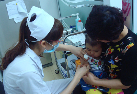 Tăng cường triển khai tiêm vắc xin Sởi – Rubella