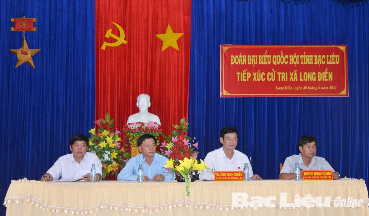 Đoàn đại biểu Quốc hội tiếp xúc cử tri tại nhiều địa phương trong tỉnh
