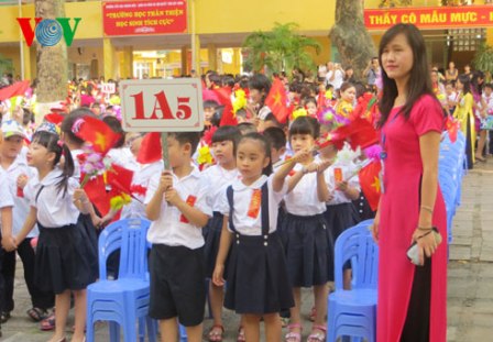 Giáo dục tiểu học cần chống quá tải và hình thức