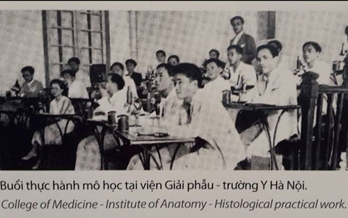 Exposition sur l’éducation du Vietnam de 1802 à 1945