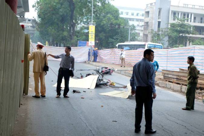 Hà Nội Rơi thép từ trên cao, một người tử vong tại chỗ