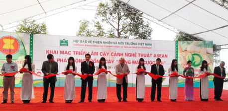 Triển lãm Cây cảnh Nghệ thuật ASEAN và Chương trình Trồng một triệu cây xanh