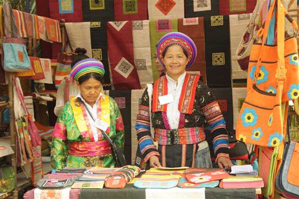 Traditional handicraft fair at Vietnam Museum of Ethnology