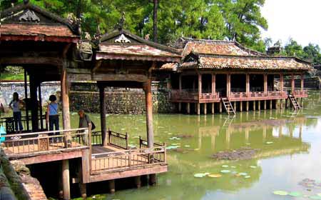 Over VND105 billion for preservation of Tu Duc tomb
